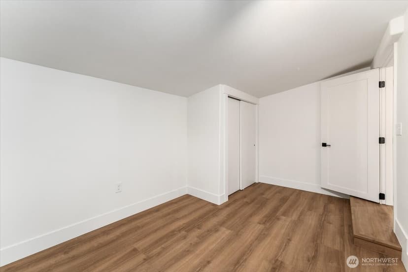 Property photo for 124 Boetzkes Avenue, Manson photo 22