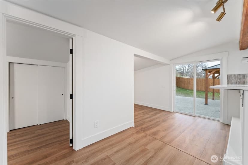 Property photo for 124 Boetzkes Avenue, Manson photo 20