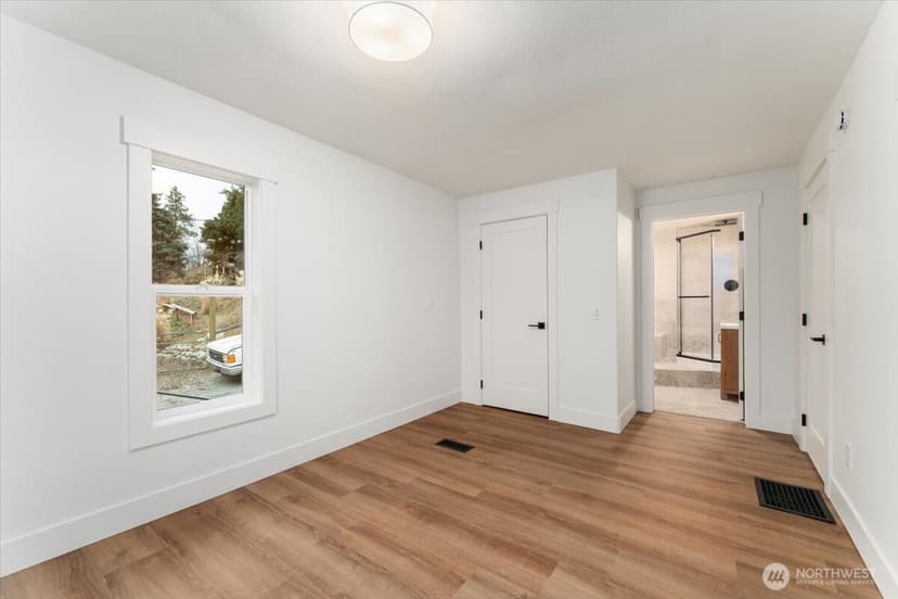 Property photo for 124 Boetzkes Avenue, Manson photo 17