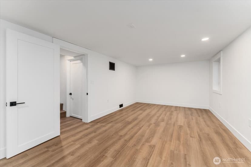 Property photo for 124 Boetzkes Avenue, Manson photo 27