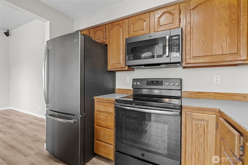 Property photo for 12025 SE 60th Street #B, Bellevue photo 10