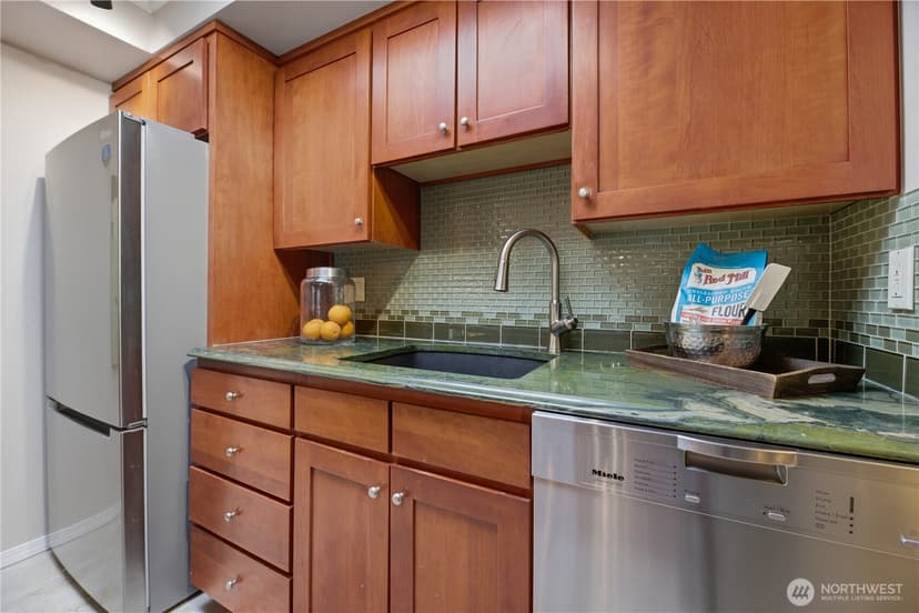 Property photo for 2253 Gilman Drive W #505, Seattle photo 6