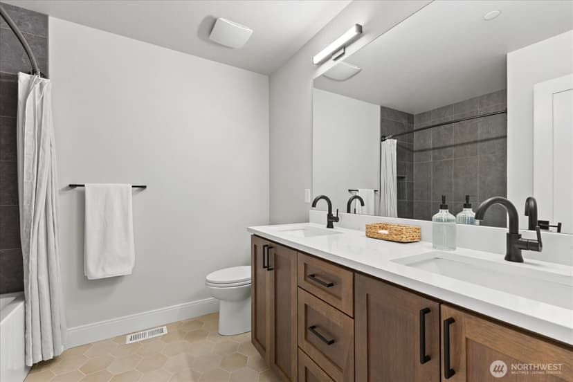 Property photo for 2717 220th Place SW, Brier photo 34