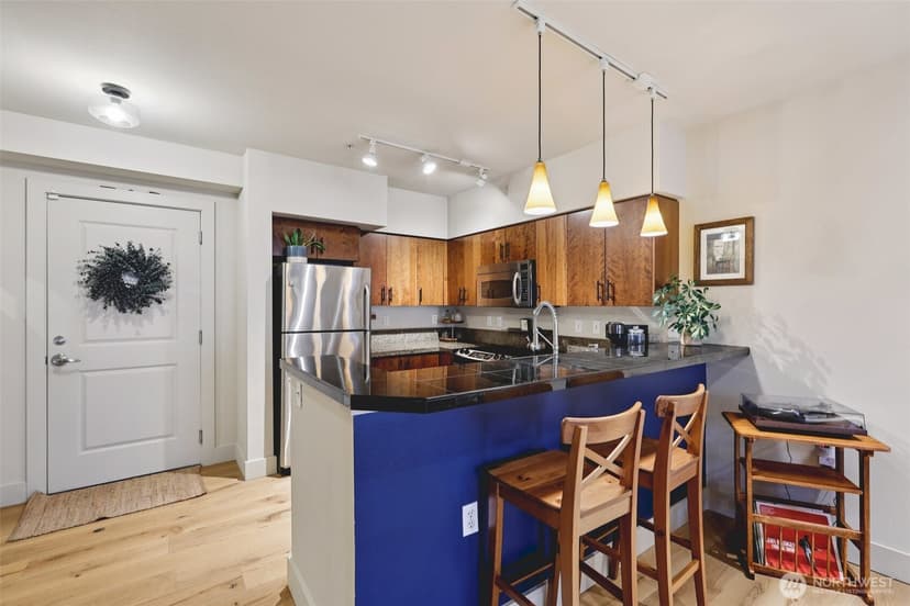 Property photo for 5650 24th Avenue NW #206, Seattle photo 4