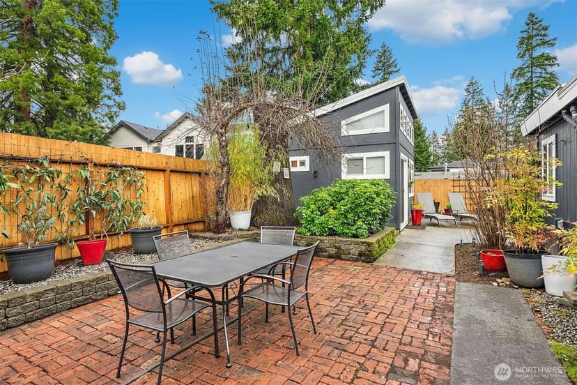 Property photo for 916 164th Place NE, Bellevue photo 30