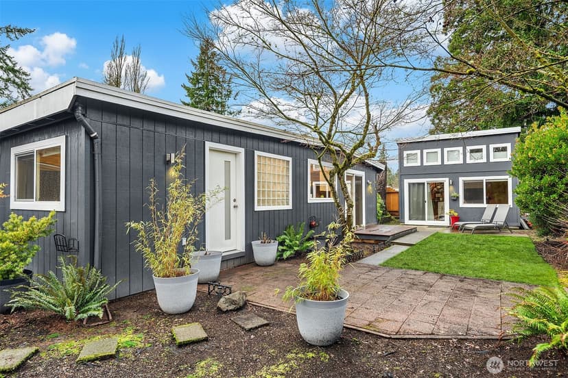 Property photo for 916 164th Place NE, Bellevue photo 29