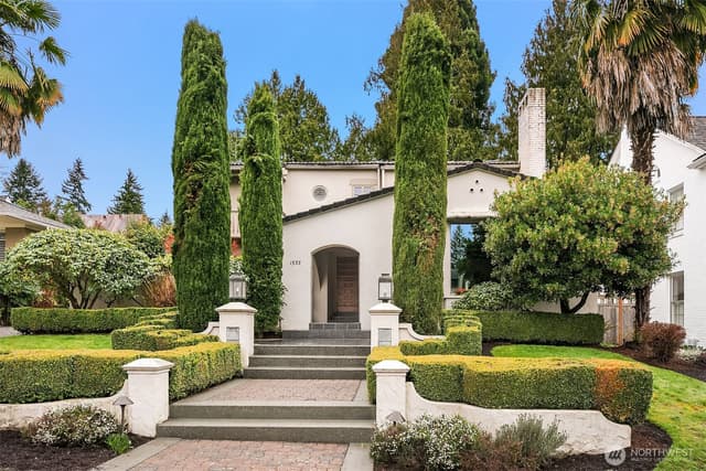 Property photo for 1533 Shenandoah Drive E, Seattle