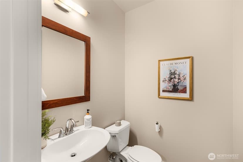 Property photo for 1213 N 41st Place, Renton photo 17