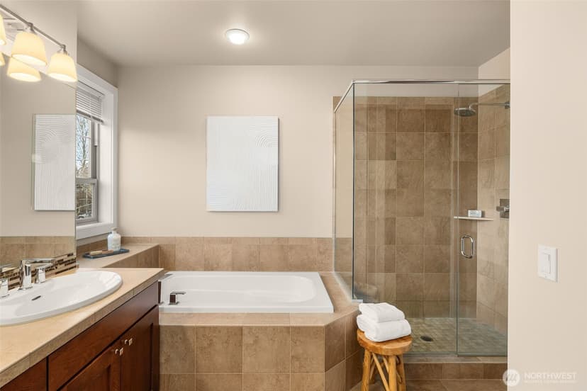 Property photo for 1213 N 41st Place, Renton photo 21