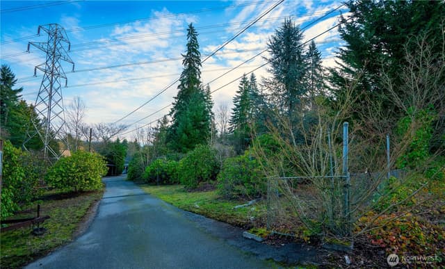 Property photo for 19028 15th Avenue NE, Shoreline photo 5