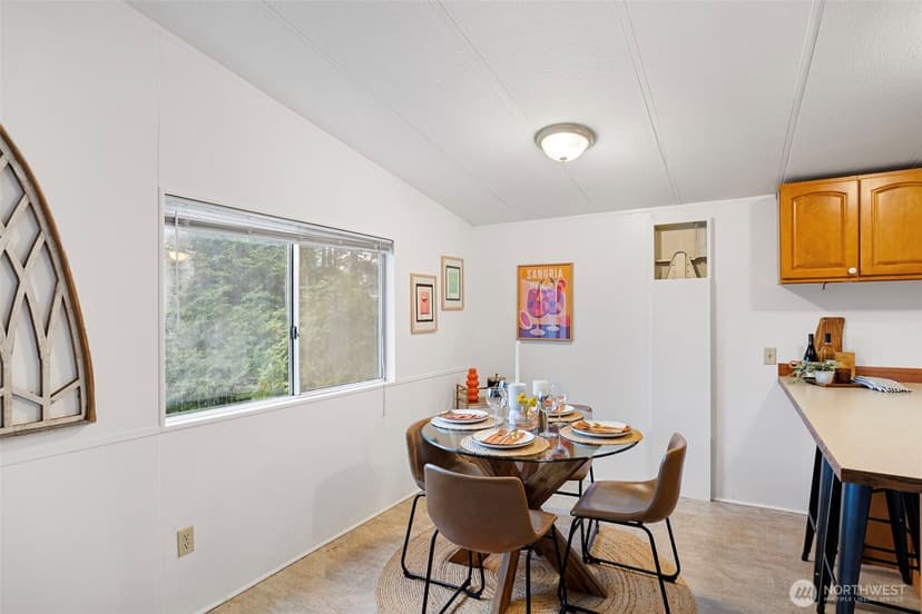 Property photo for 19015 16th Avenue NE, Shoreline photo 7