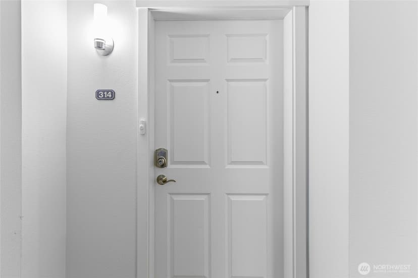 Property photo for 300 High School Road NE #314, Bainbridge Island photo 5