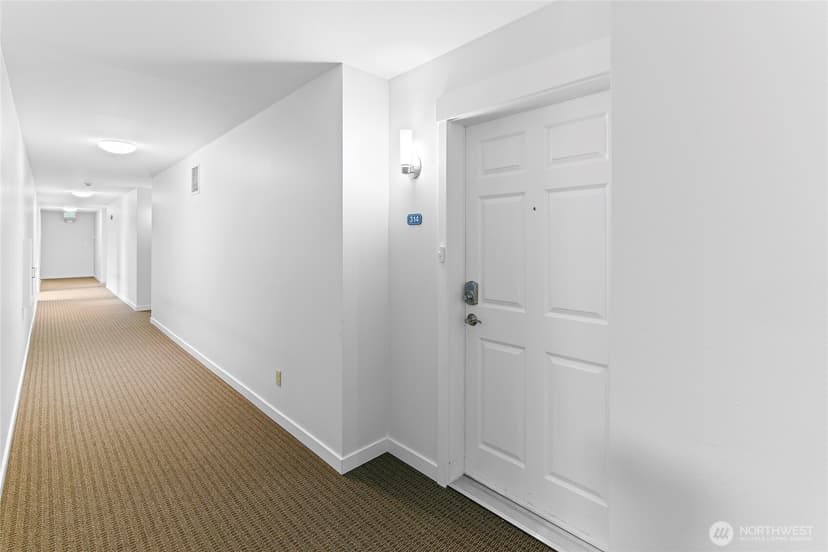 Property photo for 300 High School Road NE #314, Bainbridge Island photo 4