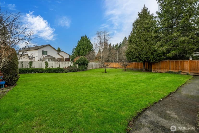 Property photo for 672 Chelan Place NE #672, Renton photo 31