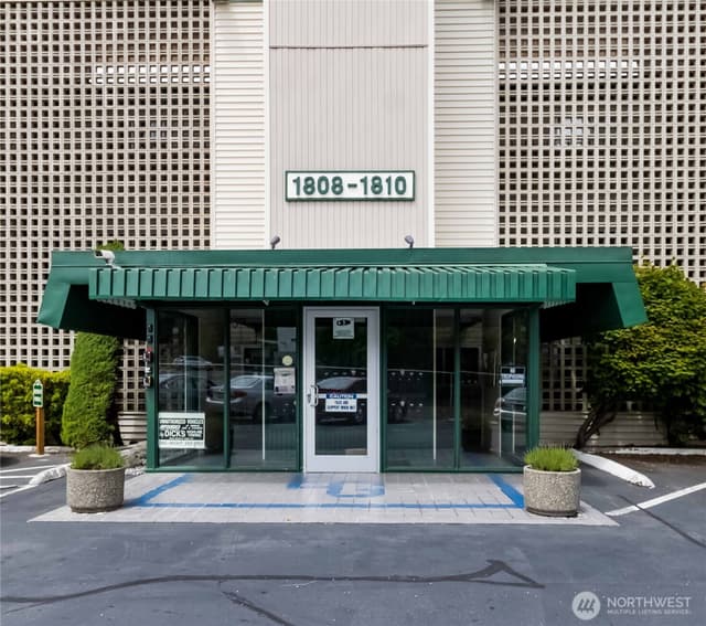Property photo for 1808 S 118th Street #102, Seattle photo 2