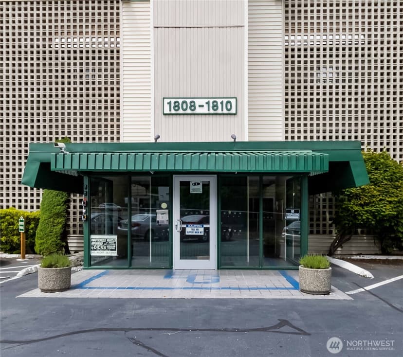 Property photo for 1808 S 118th Street #102, Seattle photo 2