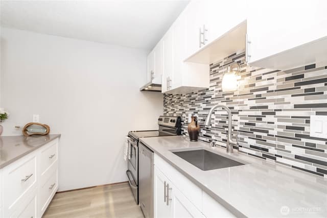Property photo for 1808 S 118th Street #102, Seattle photo 5