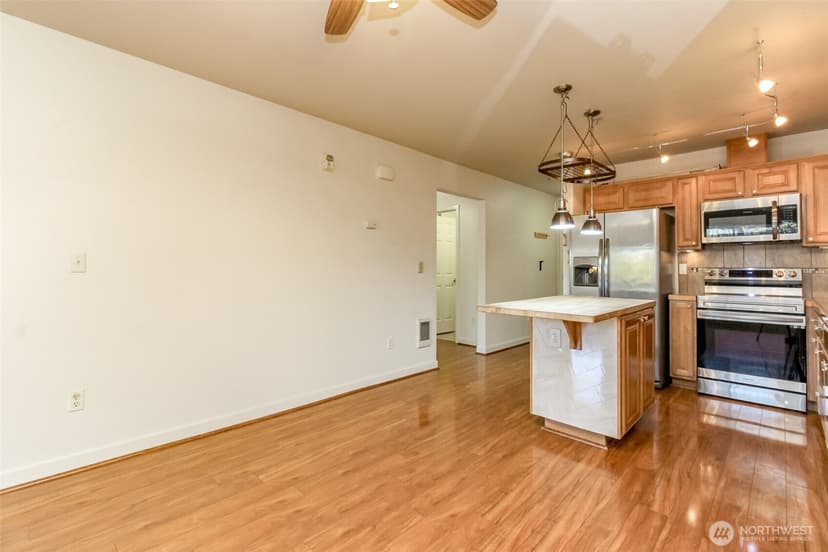 Property photo for 13405 97th Avenue E #101, Puyallup photo 6