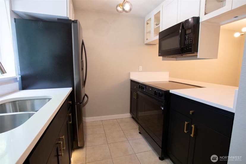 Property photo for 14002 NE 181st Place #A204, Woodinville photo 11