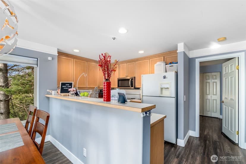 Property photo for 15325 Sunwood Boulevard #B304, Tukwila photo 8