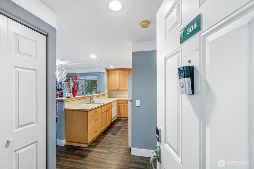 Property photo for 15325 Sunwood Boulevard #B304, Tukwila photo 2