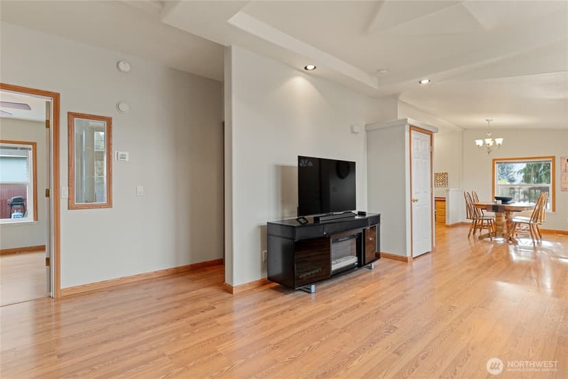 Property photo for 935 Sunrise Drive, Manson photo 7