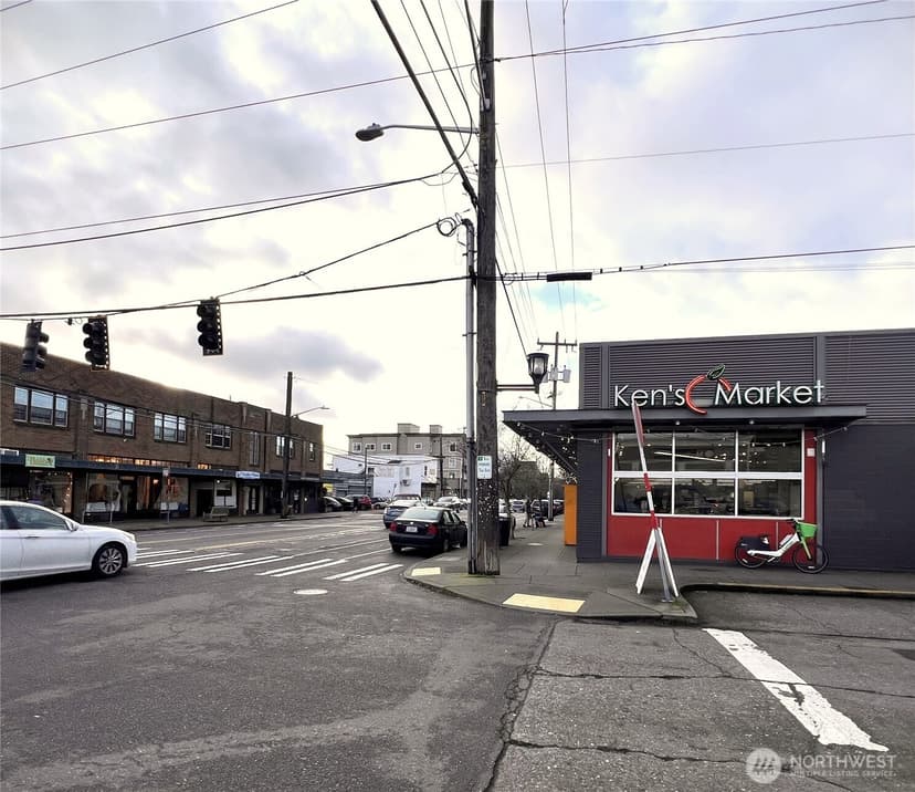 Property photo for 7600 Greenwood Avenue N #206, Seattle photo 27