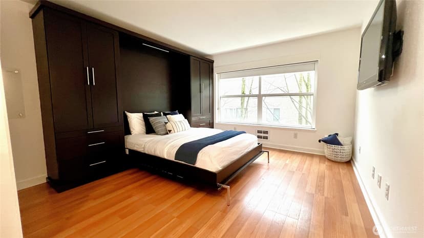 Property photo for 7600 Greenwood Avenue N #206, Seattle photo 5