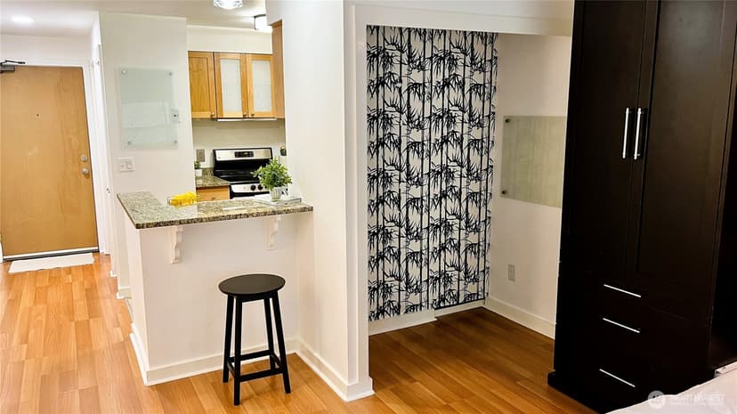 Property photo for 7600 Greenwood Avenue N #206, Seattle photo 12