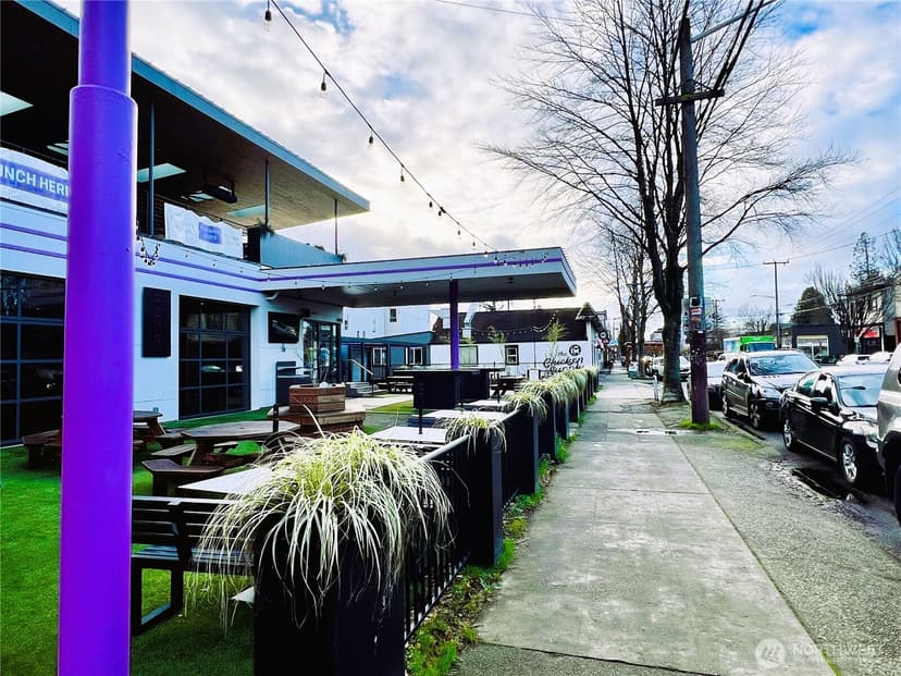 Property photo for 7600 Greenwood Avenue N #206, Seattle photo 25