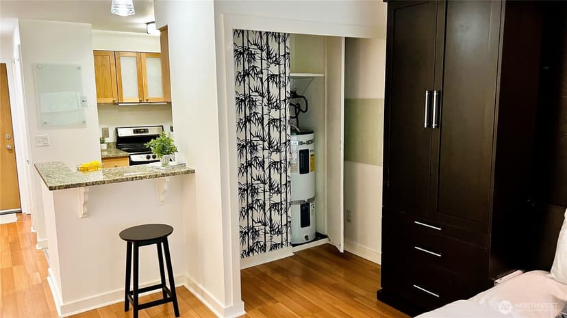 Property photo for 7600 Greenwood Avenue N #206, Seattle photo 13