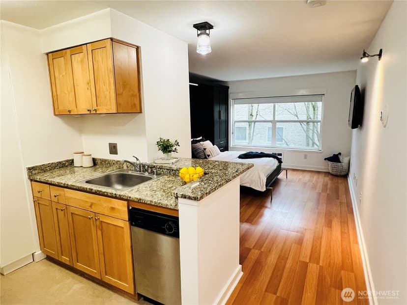 Property photo for 7600 Greenwood Avenue N #206, Seattle photo 3