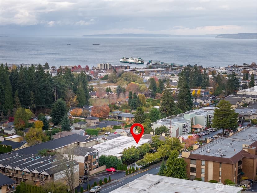 Property photo for 1020 5th Avenue S #8, Edmonds photo 3