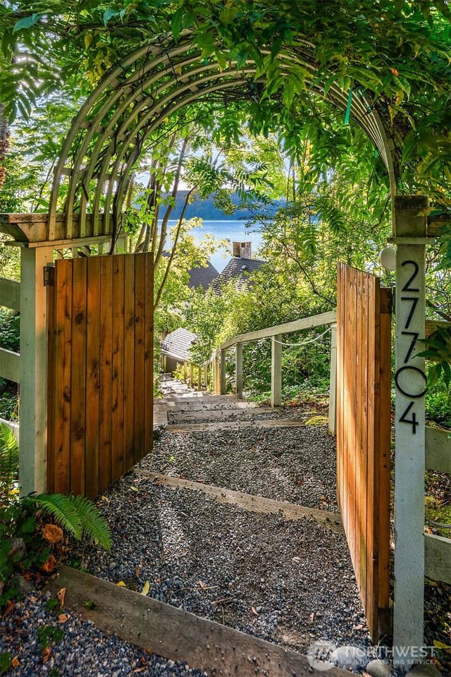 Property photo for 27704 Manzanita Beach Road SW, Vashon photo 4
