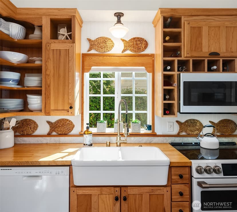 Property photo for 27704 Manzanita Beach Road SW, Vashon photo 9