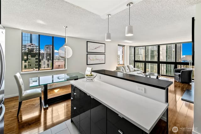 Property photo for 1120 8th Avenue #1701, Seattle photo 5
