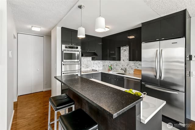 Property photo for 1120 8th Avenue #1701, Seattle photo 2
