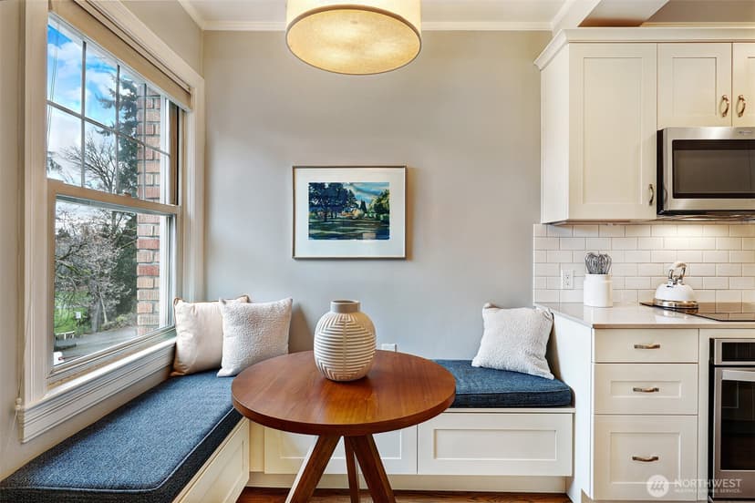 Property photo for 5810 Cowen Place NE #202, Seattle photo 19