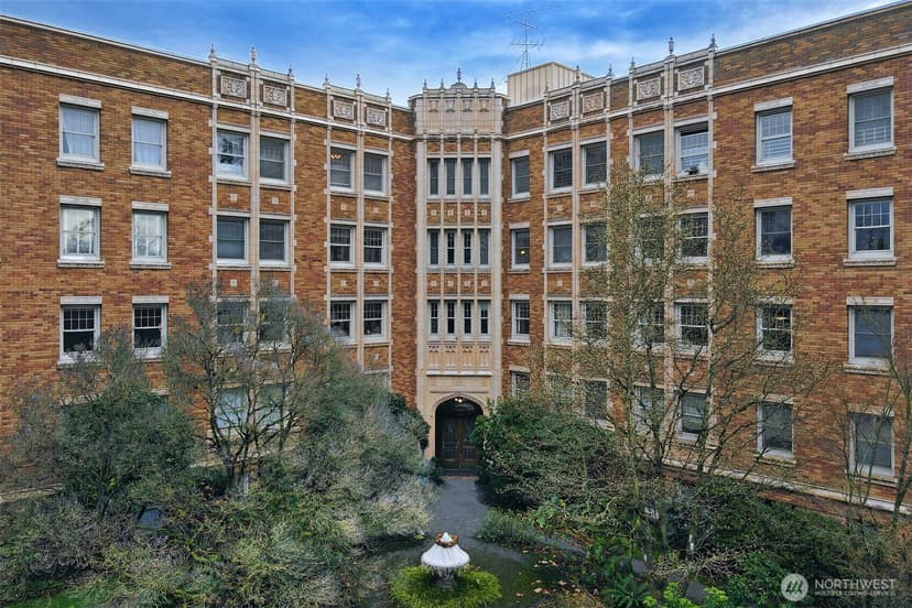 Property photo for 5810 Cowen Place NE #202, Seattle photo 33