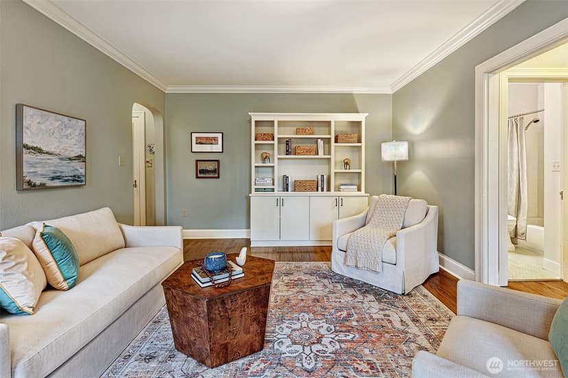 Property photo for 5810 Cowen Place NE #202, Seattle photo 10