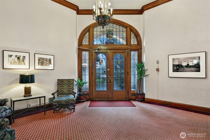 Property photo for 5810 Cowen Place NE #202, Seattle photo 3