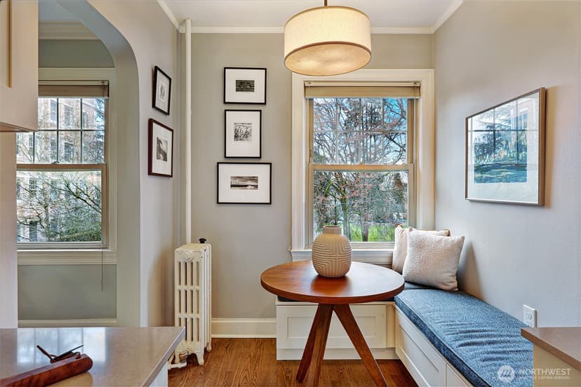 Property photo for 5810 Cowen Place NE #202, Seattle photo 15