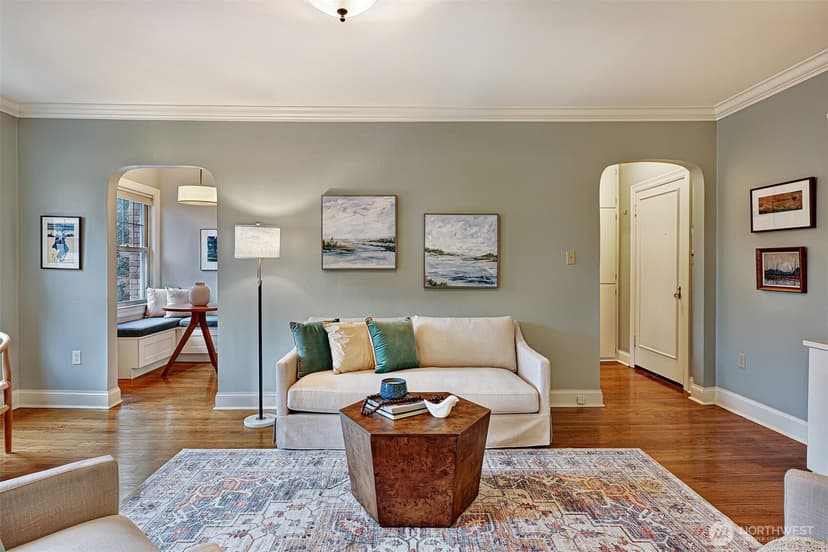 Property photo for 5810 Cowen Place NE #202, Seattle photo 8