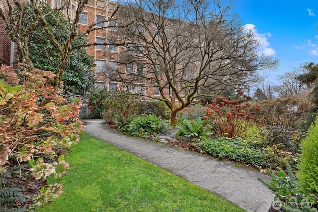 Property photo for 5810 Cowen Place NE #202, Seattle