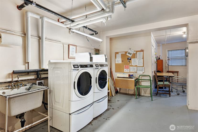 Property photo for 5810 Cowen Place NE #202, Seattle photo 27