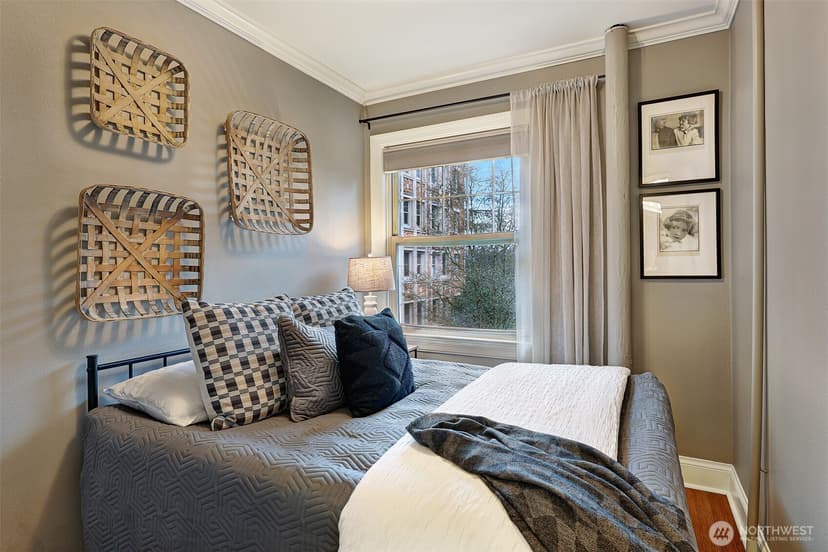 Property photo for 5810 Cowen Place NE #202, Seattle photo 25