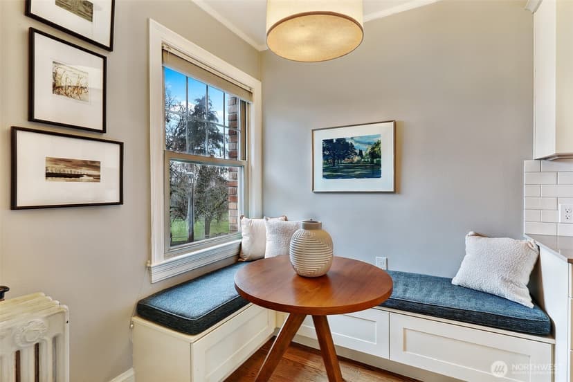 Property photo for 5810 Cowen Place NE #202, Seattle photo 14