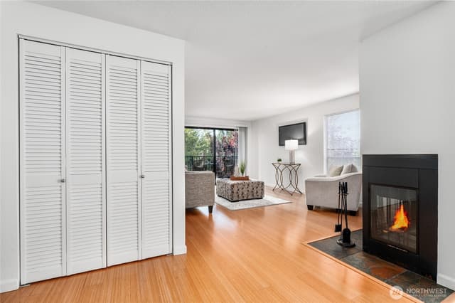 Property photo for 410 W Roy Street #E101, Seattle photo 4