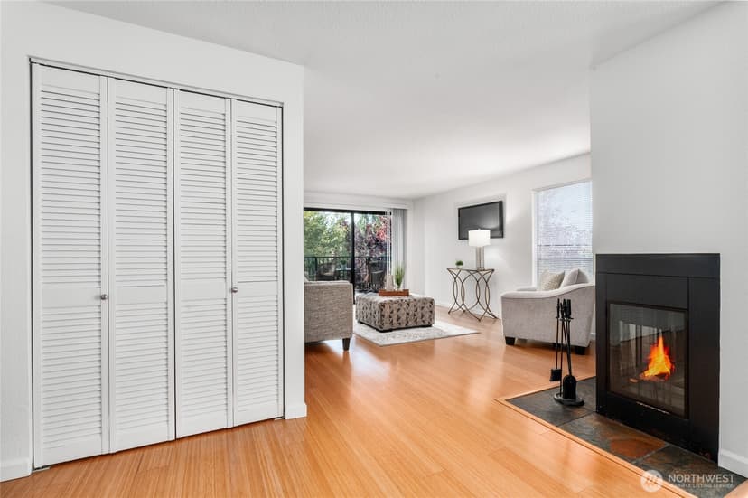 Property photo for 410 W Roy Street #E101, Seattle photo 4