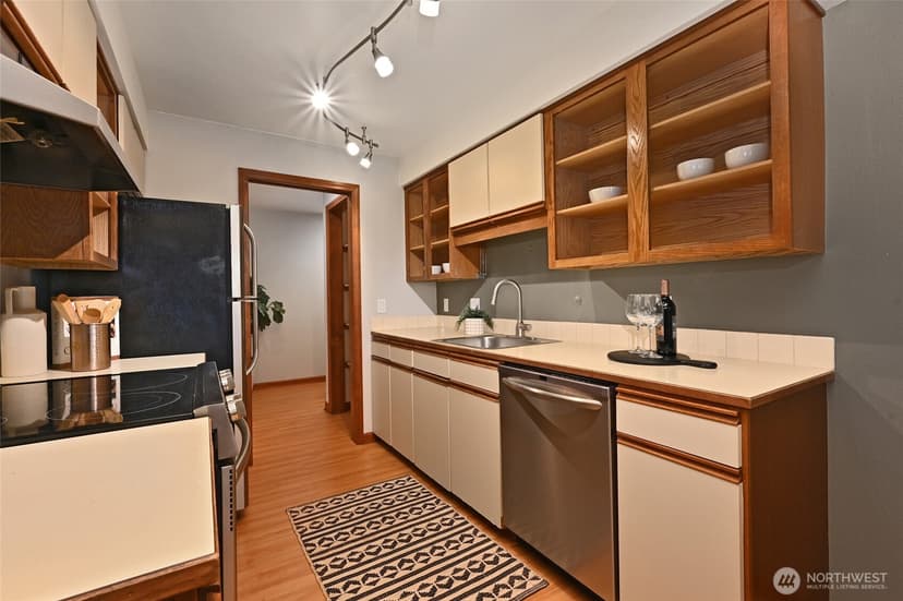 Property photo for 12300 33rd Ave NE #204, Seattle photo 8